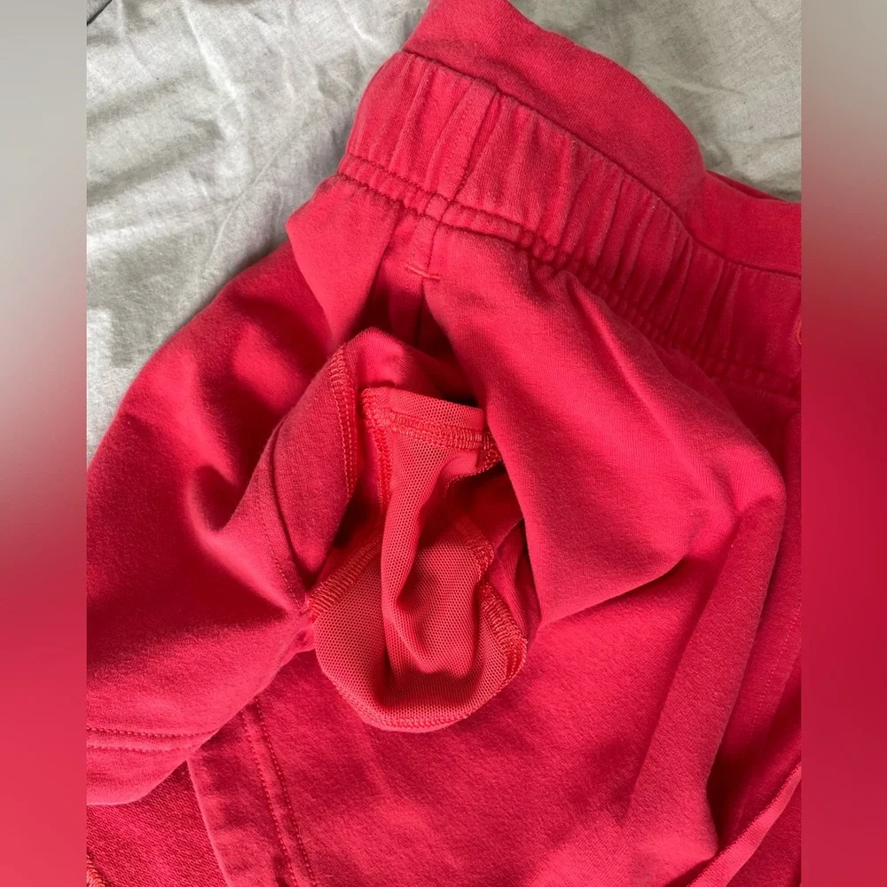 🍋gently used lululemon inner glow shorts sz 6 🍋 - Picture 4 of 5